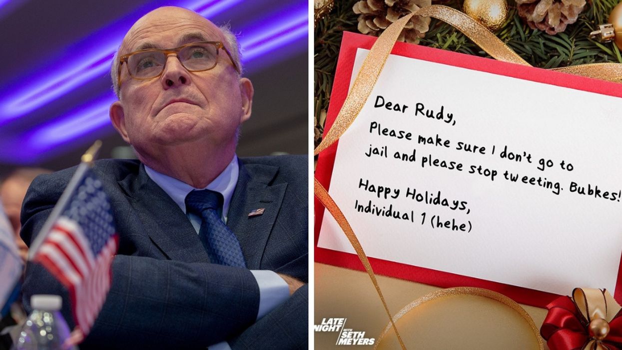 'Late Night With Seth Meyers' Gives Us A Hilarious Glimpse At Trump's Personal Christmas Cards 😂