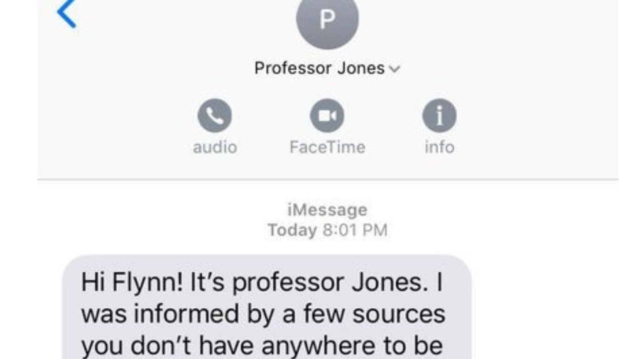 After Learning Gay Student Was Rejected By Homophobic Family For The Holidays, His Professor Steps Up Big Time ❤️