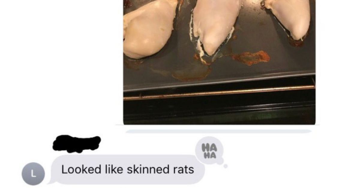 Images Of Guy's Unseasoned Chicken Cooking In The Oven Leaves The Internet Completely Bewildered 😮