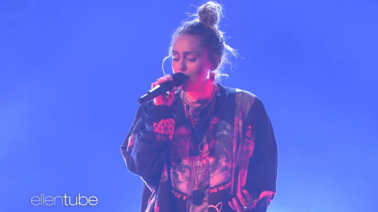 Miley Cyrus Honored Ellen On Her 61st Birthday By Wearing The Coolest Accessory ❤️