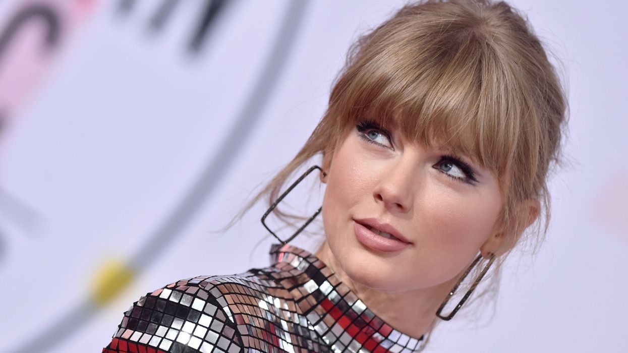 Eagle-Eyed Fans Think The Font Of A 'Late Late Show' Tweet Will Tell Us Who The Next Guest On Carpool Karaoke Will Be