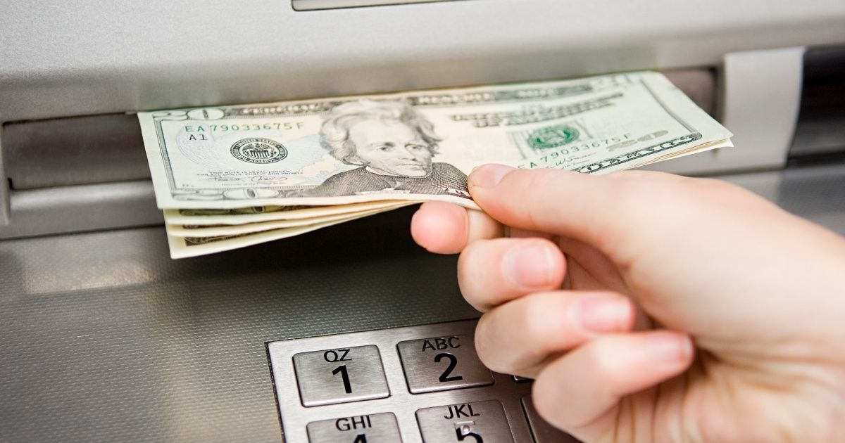 Disgruntled Bank Programmer Finds Crazy ATM Loophole That Allows Him To Withdraw $1 Million