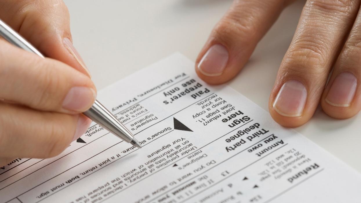 Man Gets $980,000 Refund On A Fake Tax Return After Only Making $18,000