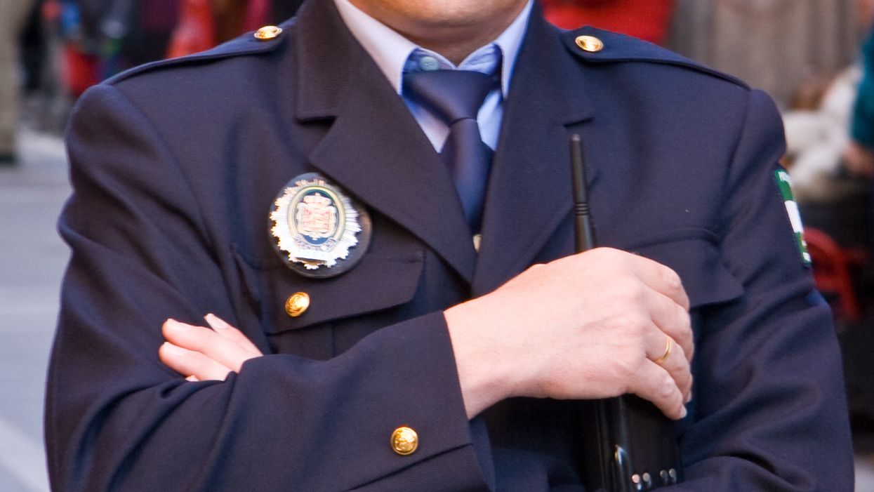 Anonymous 911 Dispatchers Reveal The Stupidest Calls They've Gotten On The Job