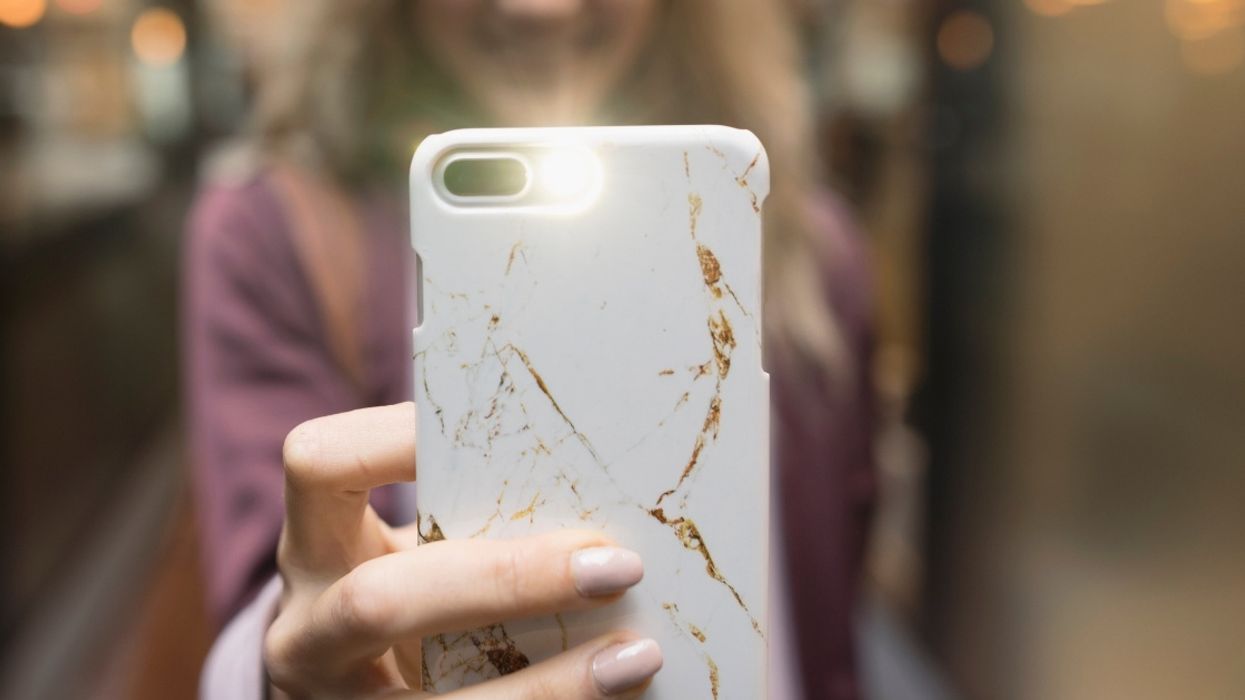 So Apparently There's A Way To Dim The Flashlight On Your iPhone That We Had No Idea About