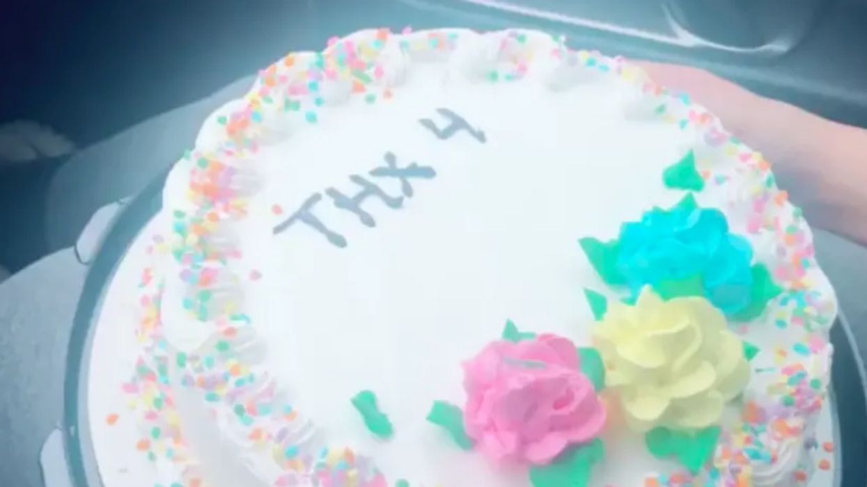 Teen Girls Got An Ice Cream Cake To Thank Their Mom For Maybe The Greatest Thing Possible