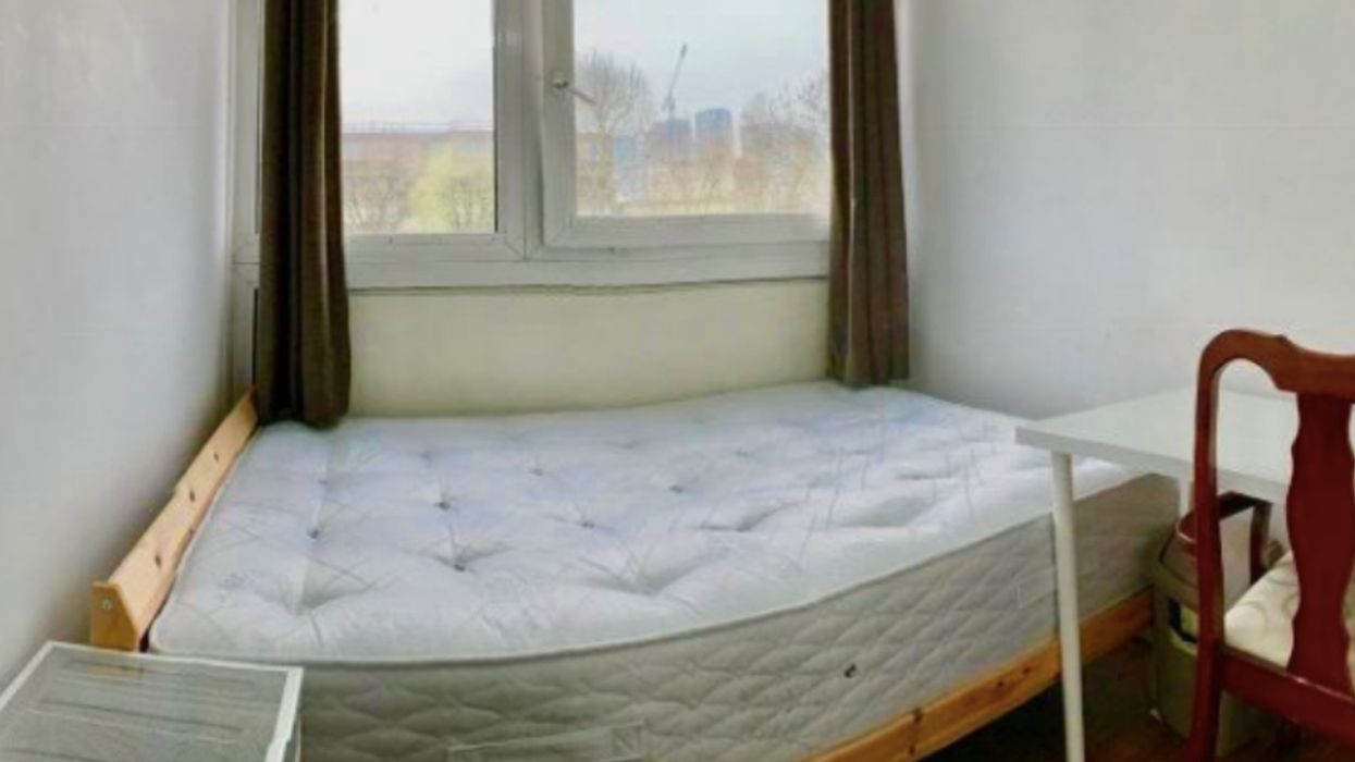 This Room Rental With No Visible Door Has Everyone Seriously Confused