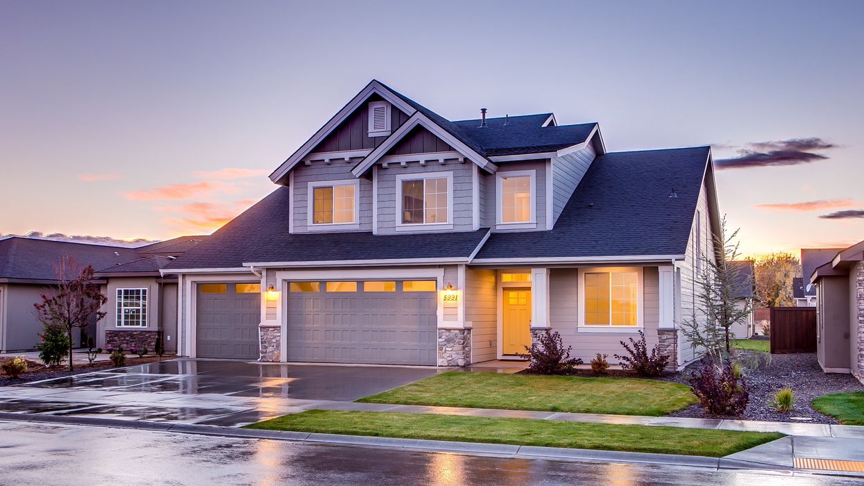 People Share Their Home Owner Association Horror Stories