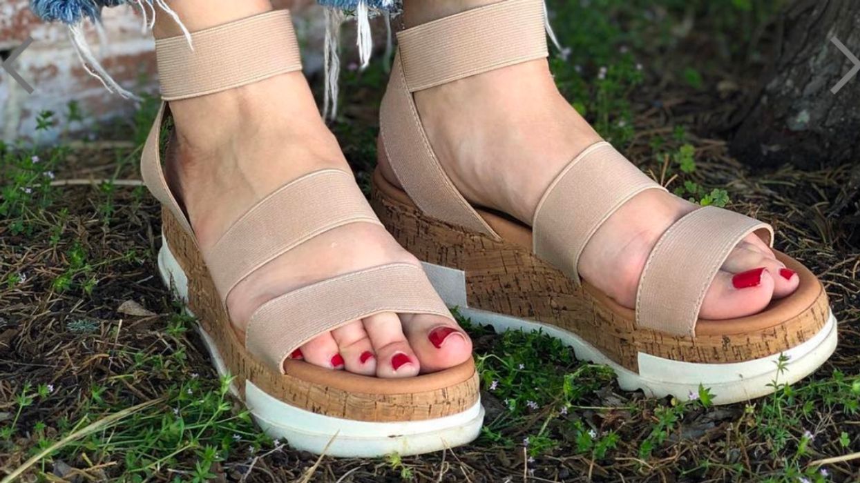 Doctors Are Warning Women To Avoid Wearing Platform Sandals–Here's Why
