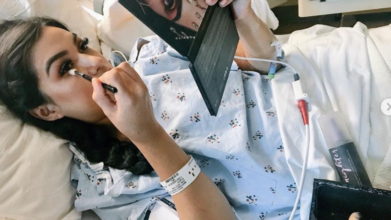 Pregnant Women Are Starting A Trend Of Applying A Full Face Of Makeup Before Giving Birth