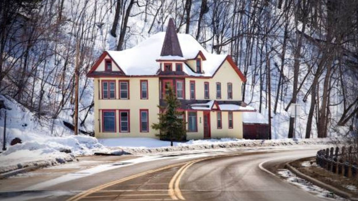 There Is A 'Godawful' Reason Why This Homeowner Is Giving Away Her House For Free