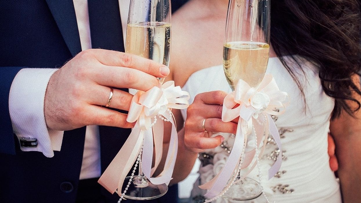 Cheating Husband Drains Joint Accounts And Wants To Kick Wife and Kids Out Of House, And The Internet Can't Even