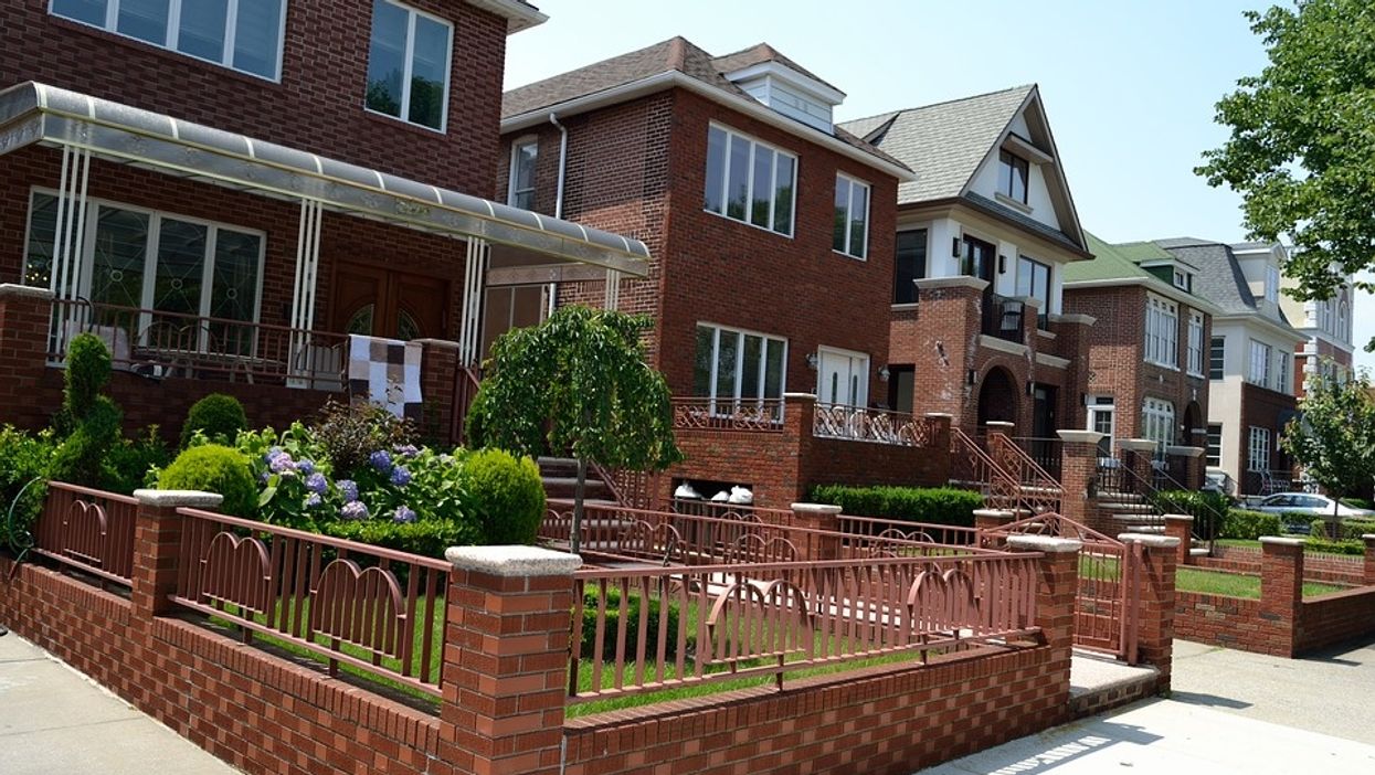 Homeowners Share The Most Insane HOA Rules They've Dealt With