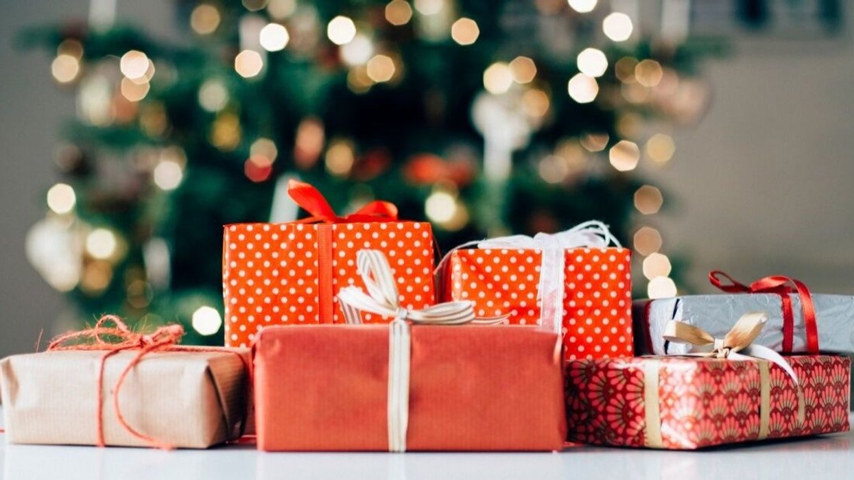 Mom Criticized For Excluding Daughter From Getting Christmas Presents After She 'Explored Buddhism'