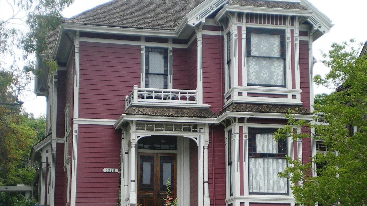 People Share The Most Bizarre Thing They've Seen In Someone Else's Home