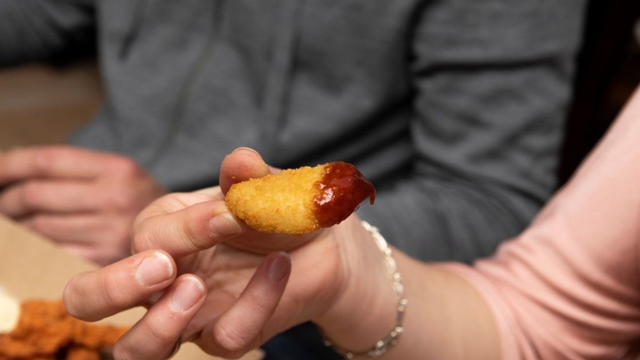 Vegan Woman Reports Friends To Police After They Prank Her Into Eating Meat While She's Drunk