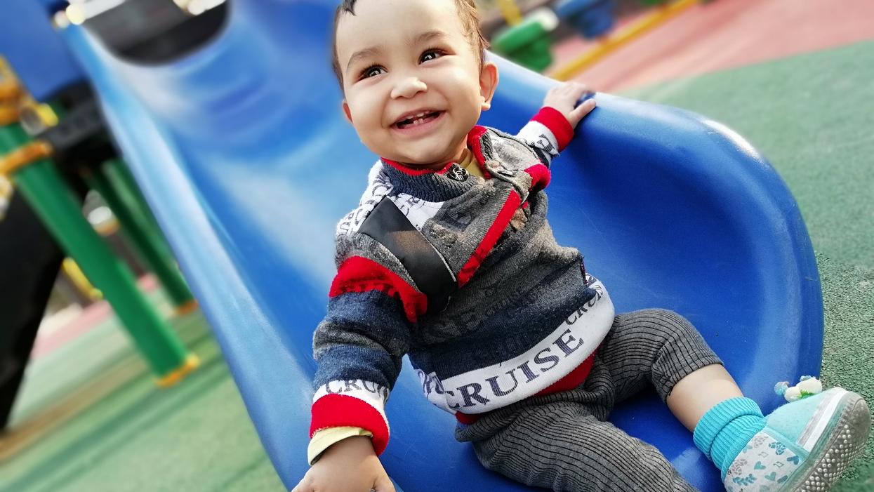 People Attempt To Find A Way To Tell Someone Their Baby Is Ugly