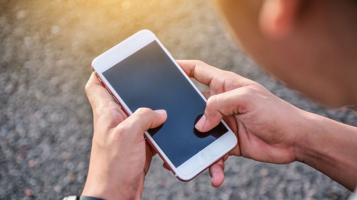 Guy Praised For How He Educated A Man He Met On Dating App About HIV Misconceptions