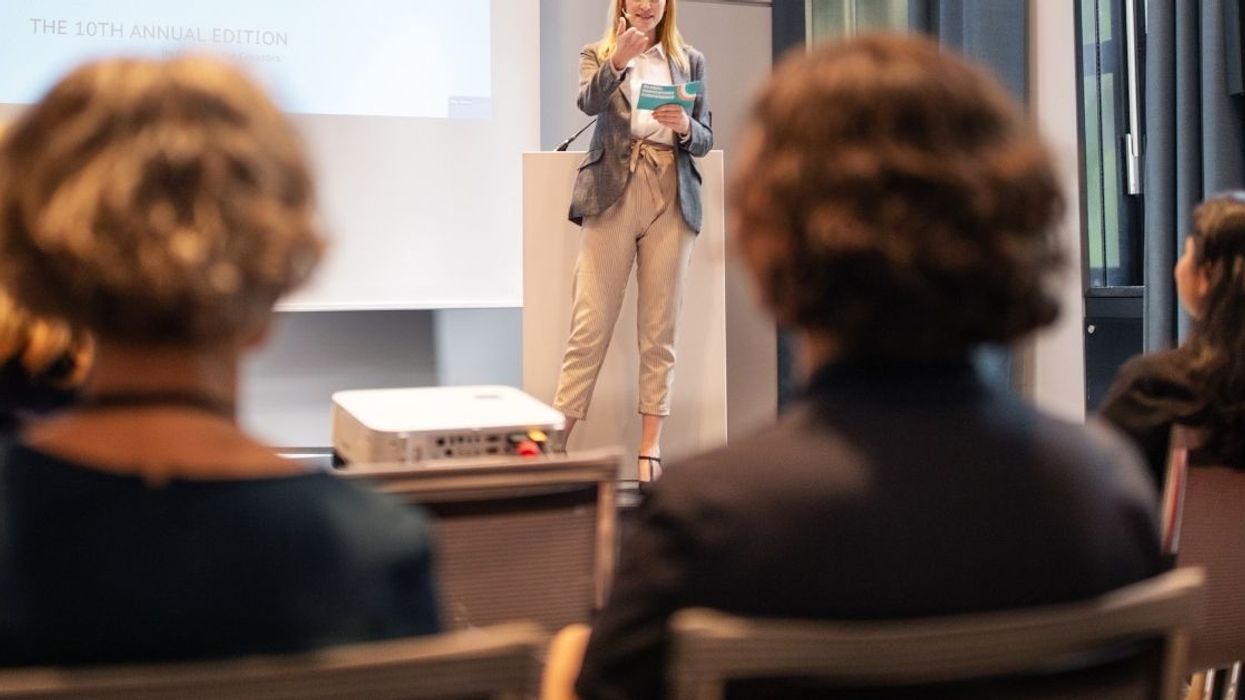 Ernst & Young Held Training For Female Executives On How To Dress And Behave More Nicely Around Their Male Co-Workers