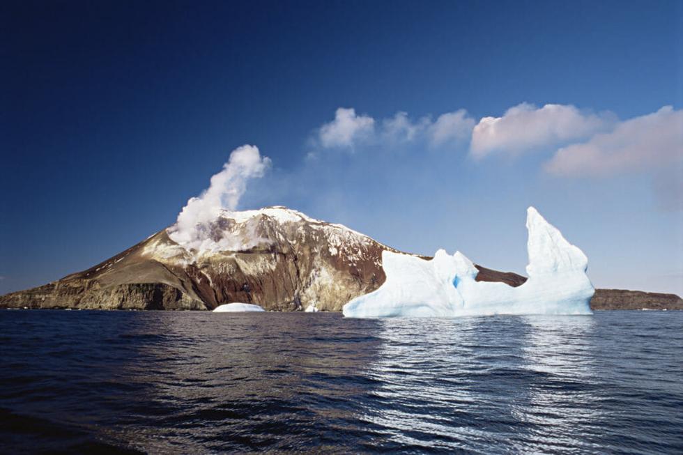 There Are Hundreds of Dormant Volcanoes Underneath Antarctica. Let's Hope They Stay That Way