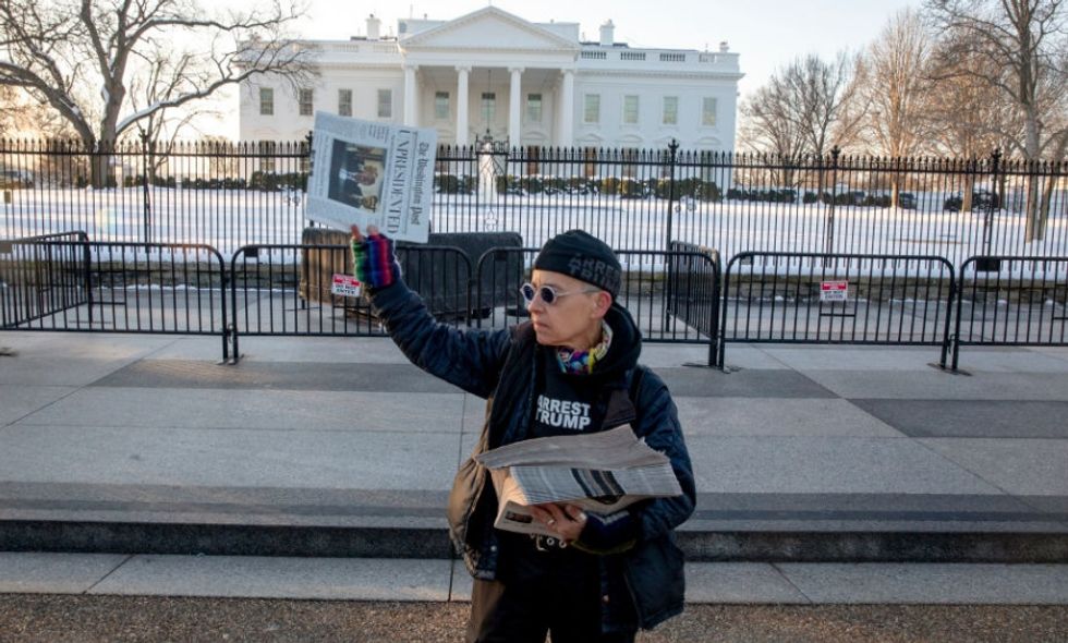A Fake Washington Post Edition Reporting That Trump Stepped Down From the Presidency Is Circulating in Washington, DC, and People Wish It Was Real