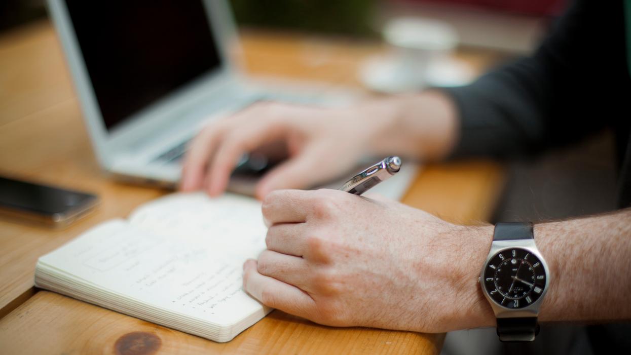 Left-Handed People Share Their Biggest Struggles In A Right-Handed World