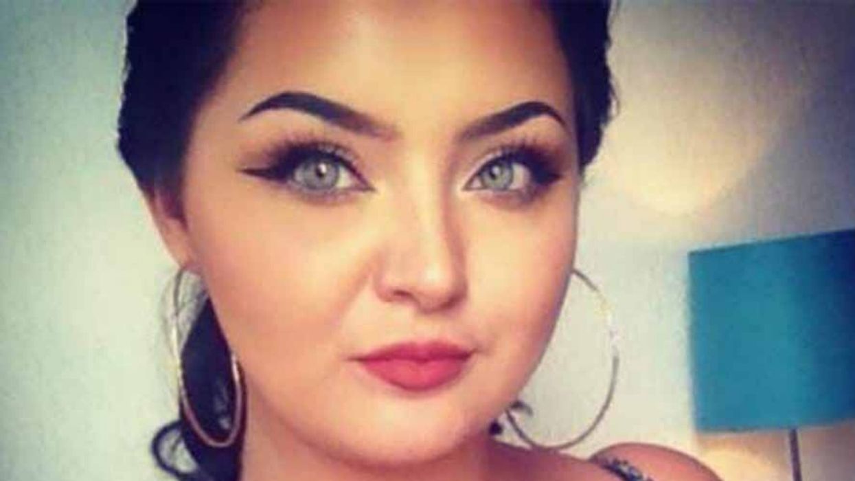 Woman Bullied As Teen For Her Flat Chest Now Crowdfunding To Have Her 40HH Breasts That Grew 'Overnight' Surgically Reduced