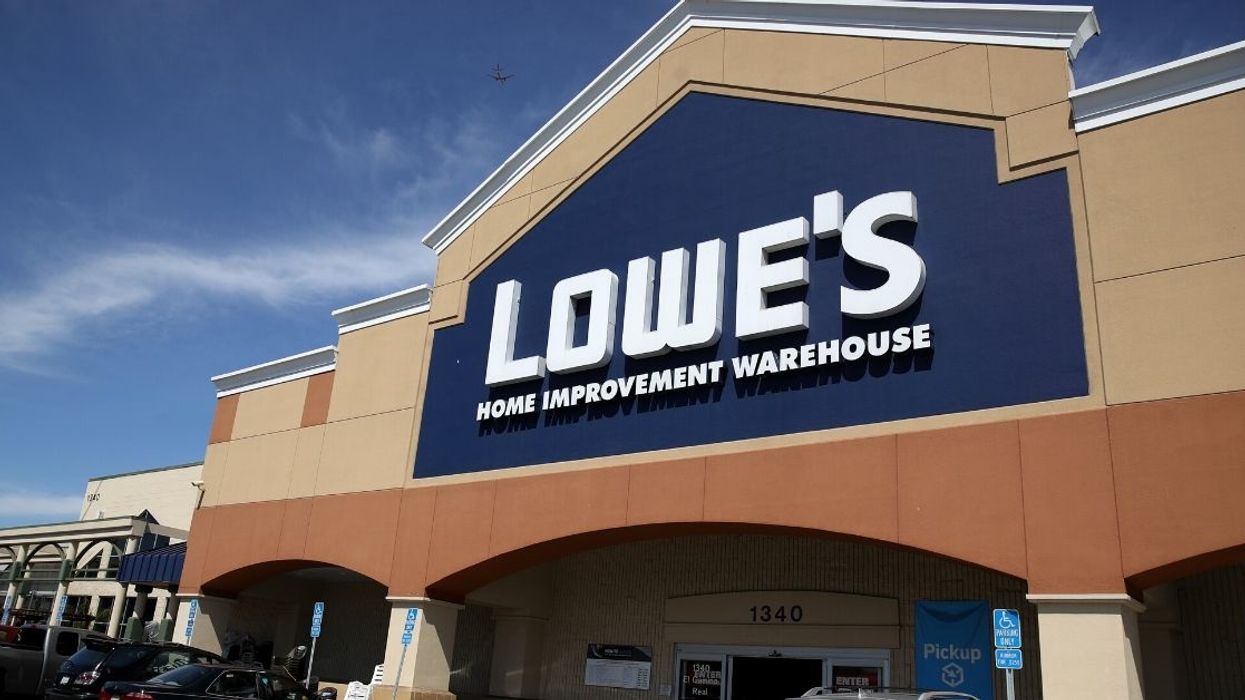 Image Of Kitchen Scale On Lowe's Website Has People Doing A Double Take
