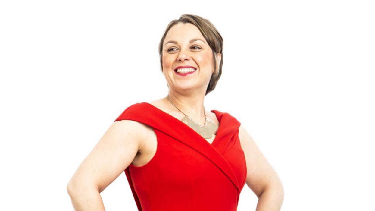 Size 20 Wellness Adviser Lost So Much Weight That Even Her Own Parents Didn't Recognize Her
