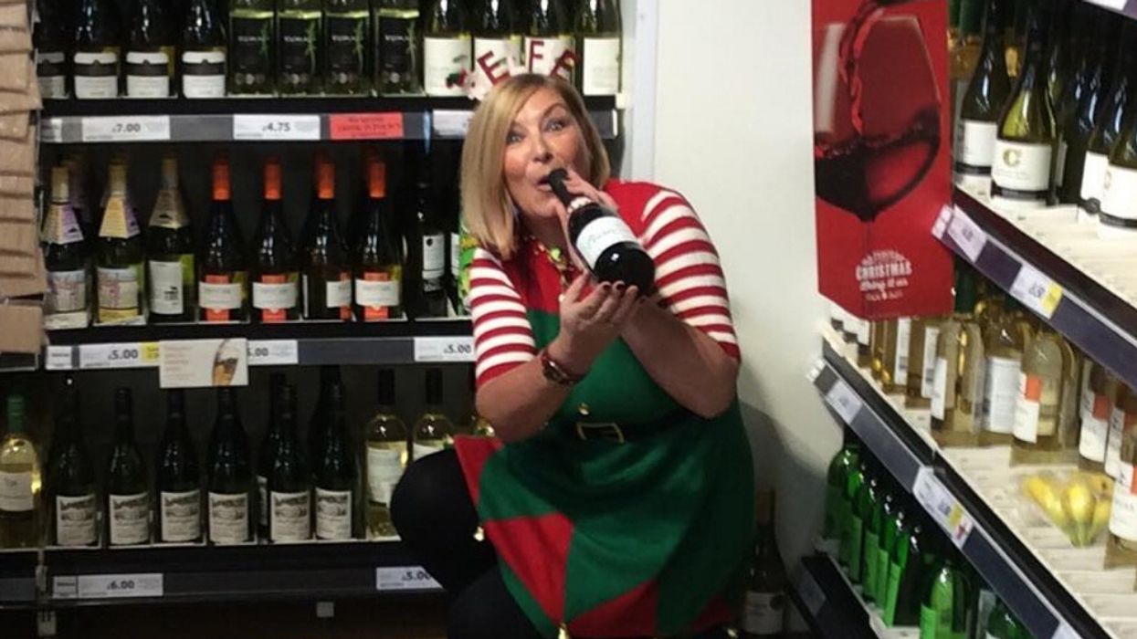 Grandma Lights Up Instagram By Dressing Up As Real Life Elf On The Shelf Every December