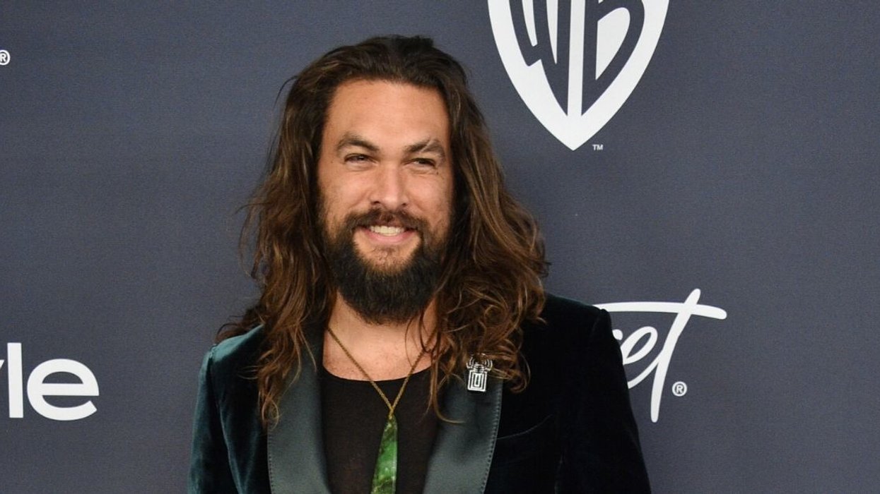 Jason Momoa Was Caught By Cameras Enjoying The Golden Globes In Just A Tank Top, And Viewers Weren't Ready