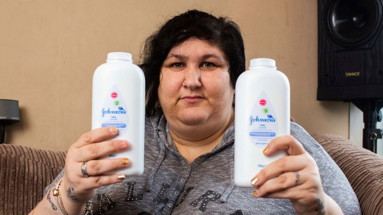 Woman Who Has Spent Over $10k On Talcum Powder To Feed Her Bizarre Food Craving Says She 'Loves The Soapy Taste'