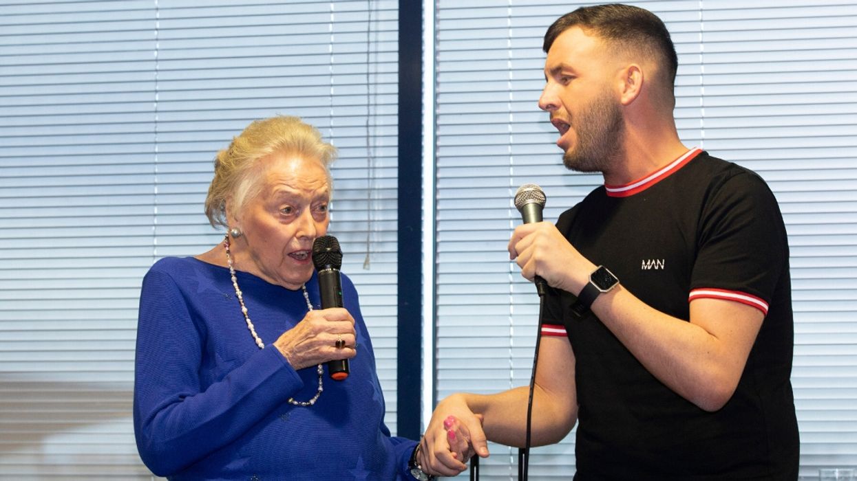 Elderly Dementia Patient Tops The Charts With Pitch-Perfect Rendition Of Frank Sinatra's 'My Way'–Beating Out Ariana Grande, Justin Bieber, And Ed Sheeran