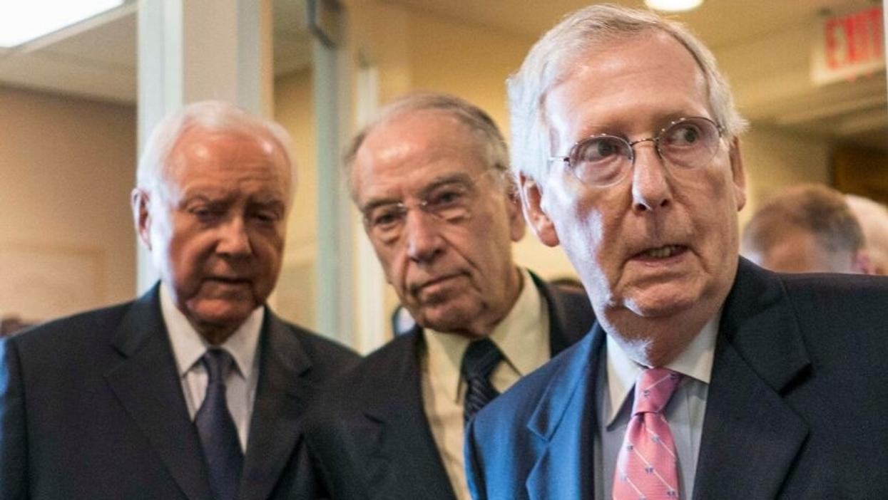 People Are Calling Out Republicans for Breaking Senate Trial Rules by Leaving '21 Empty Seats'