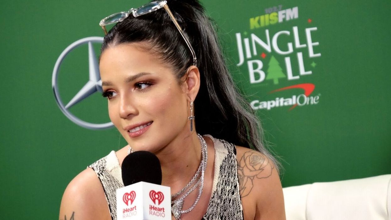 Halsey Apologizes For Unintentionally Insensitive Tweet About World Trade Center After Bad Album Review