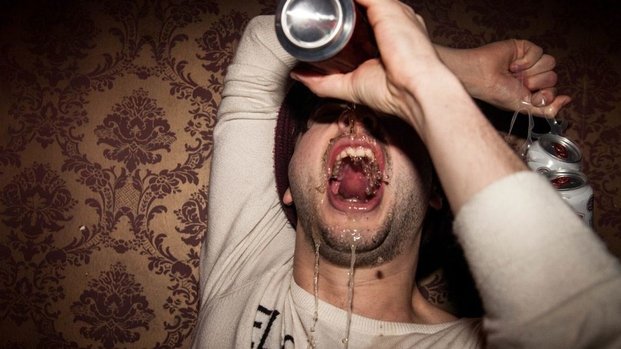 Guy Completely Blows Up His Relationship With His Girlfriend After Getting Black Out Drunk And Hooking Up With His First Cousin