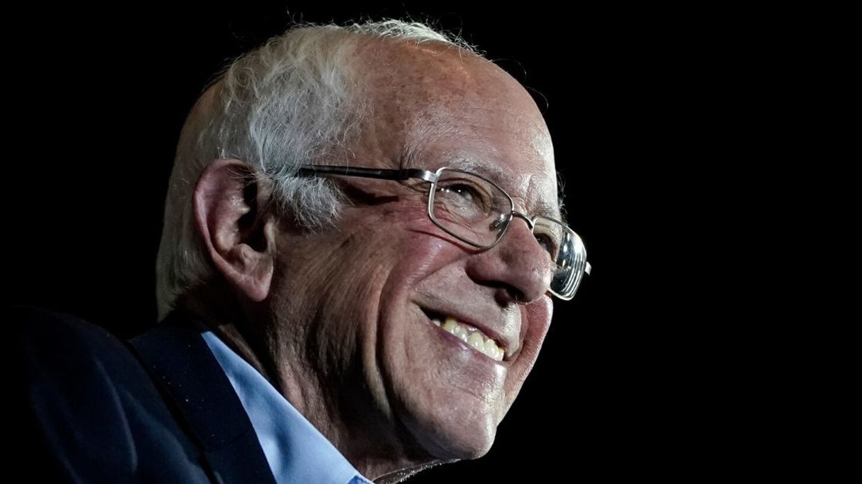 Pro-Trump Writer's 'Facts' About Bernie Sanders' Proposed Minimum Wage Get Easily Dismantled By A Little Thing Called Math