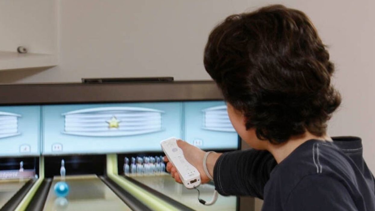 Guy Accidentally Sends His Aunt To The Hospital After Intense Game Of Wii Tennis Takes An Awkward Turn