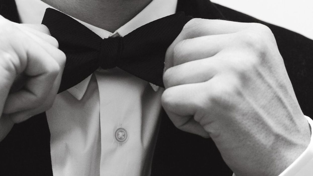 Dad Who Abandoned His Family Gets Kicked Out Of His Daughter's Wedding After He Showed Up Thanks To A Meddling Cousin's 'Fake' Invite