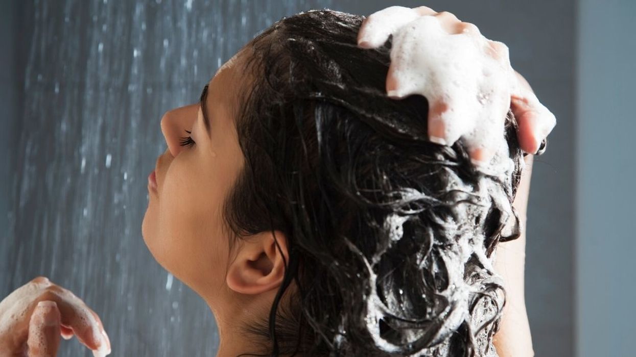 Guy Gets Slammed After Replacing His Girlfriend's Expensive Shampoo With Cheap Stuff To 'Prove A Point' About Wasting Money