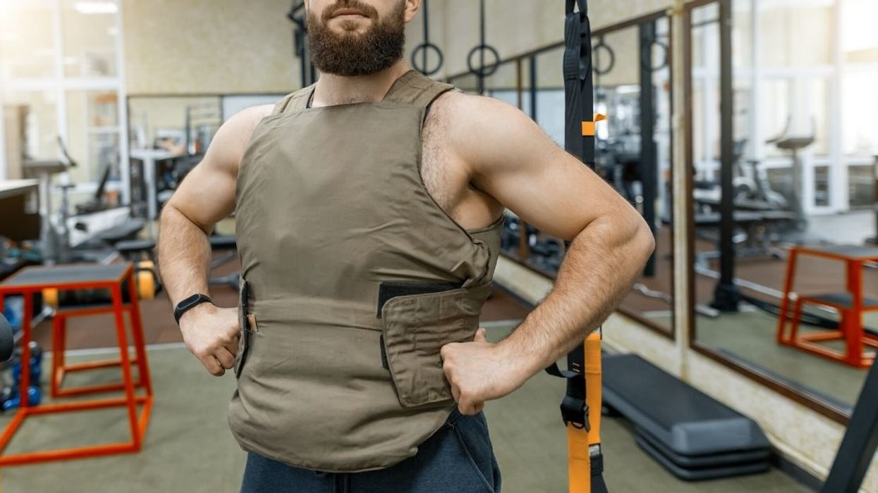Guy Screws Up Royally After Going To Get A Custom Weighted Vest For Working Out Only To Be Suspected Of Being A Radicalized Terrorist