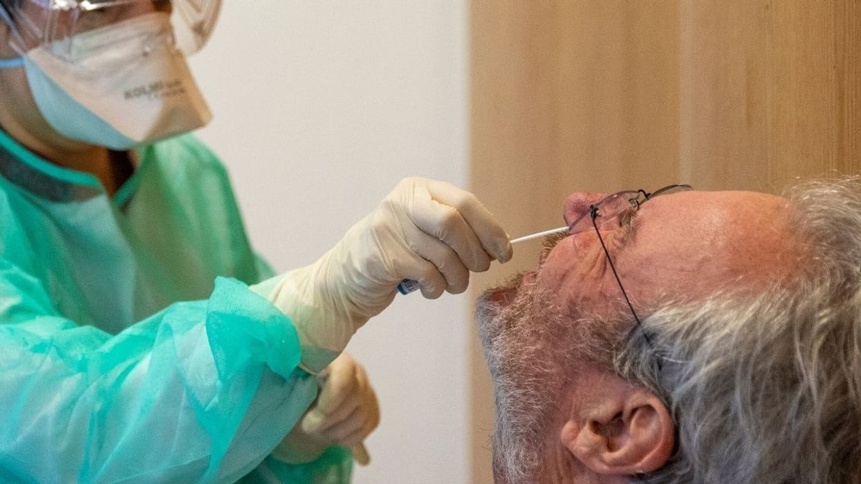 Doctor's Graphic Of Just How Far They Have To Insert The Testing Swab Into Your Nose Makes Us Never Want To Leave The House Again