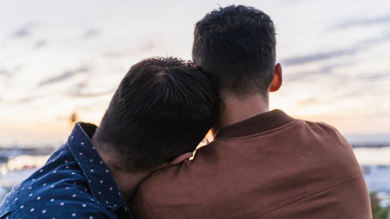 Internet Rallys Around Man Grappling with Feelings for Bisexual Roommate