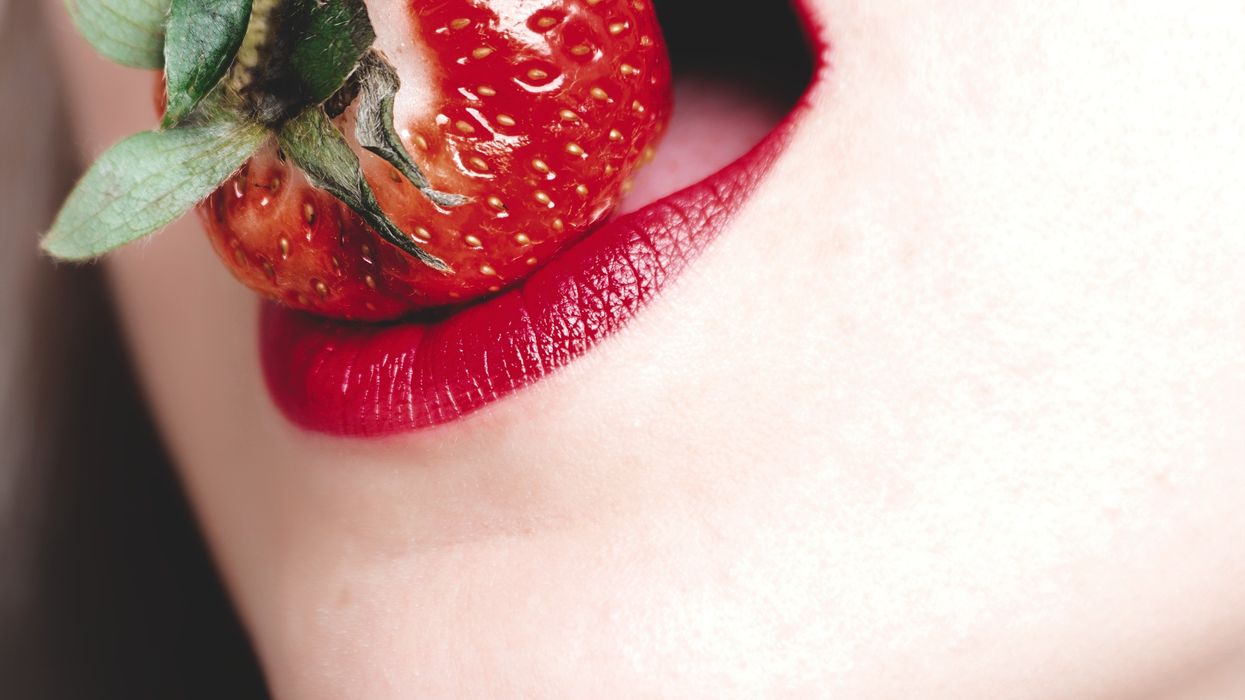 People Explain Which Seemingly Innocent Actions Give Off A Sexual Vibe