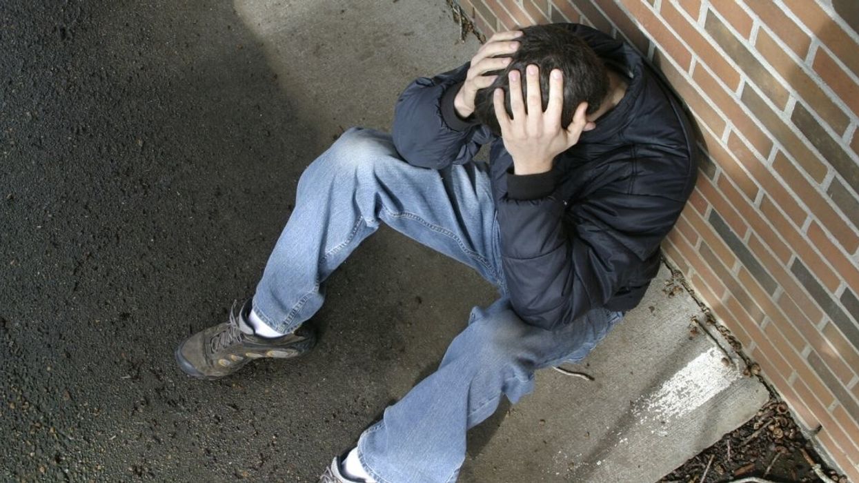 Teen Boy's Mom Refuses To Let Him Switch Therapists After His Current One Proves That She Doesn't Know How To Treat Male Eating Disorders