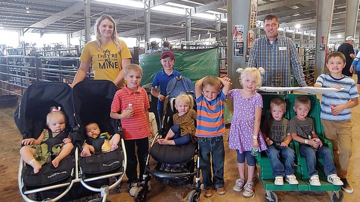 Mom Who Had 10 Kids In 10 Years Says She Only Gets One Child-Free Date Night With Her Husband Per Year