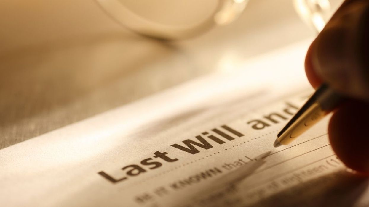 Woman's Dad Creates Massive Family Rift After Figuring Out A Way To Give His Greedy Sister Less Inheritance