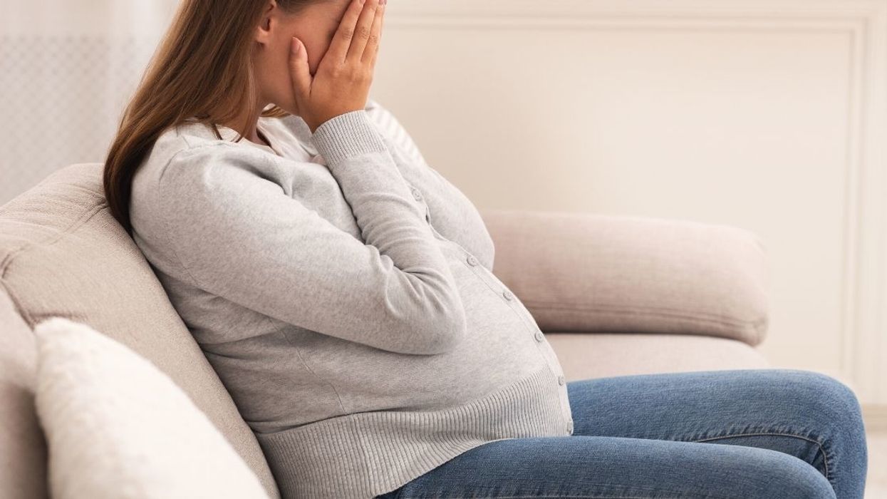 Man Ponders Kicking Out His Widowed Sister And Her Kids After She Makes Rude Comment To His Pregnant Wife