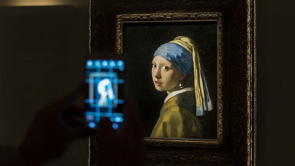 New Hi-Tech Scans Show What's Really Going On Under The Surface Of Vermeer's Classic 'Girl With A Pearl Earring'