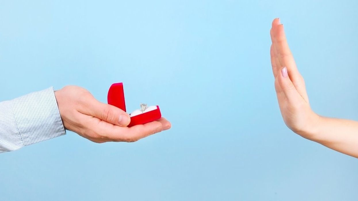 Guy Breaks Off Engagement After His Fiancée Complains That The Pricey Ring He Got Her Wasn't Expensive Enough